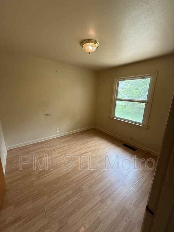 1246 Darr Dr - Photo 7 of 12