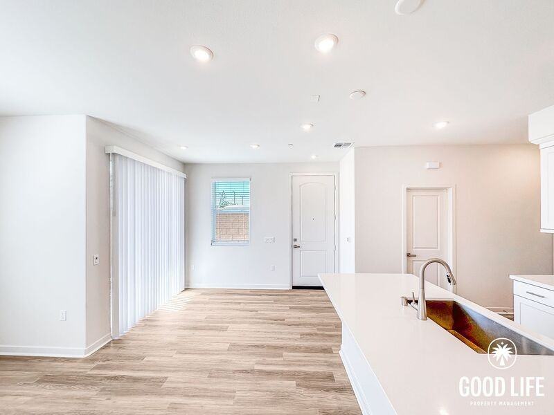 6050 Angela Ct - Photo 3 of 40