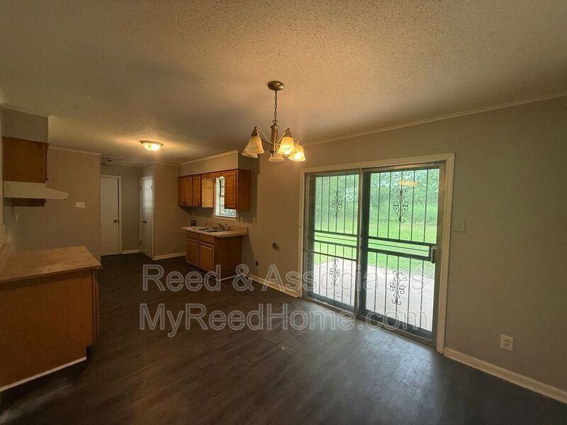 4210 Kerwin Dr - Photo 3 of 15