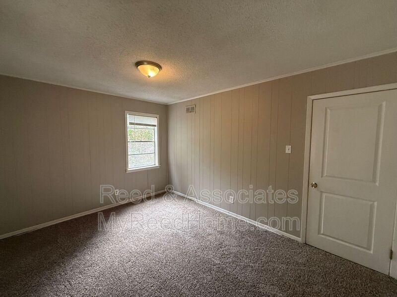 4210 Kerwin Dr - Photo 5 of 15