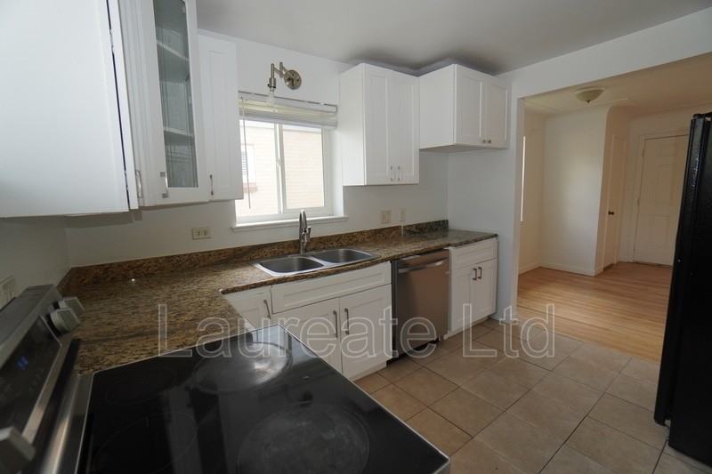 3630 Holly St - Photo 5 of 23