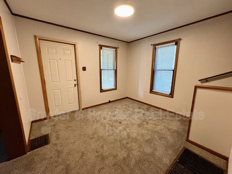 391 E Voris St - Photo 2 of 20