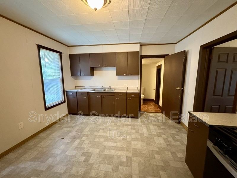 391 E Voris St - Photo 7 of 20