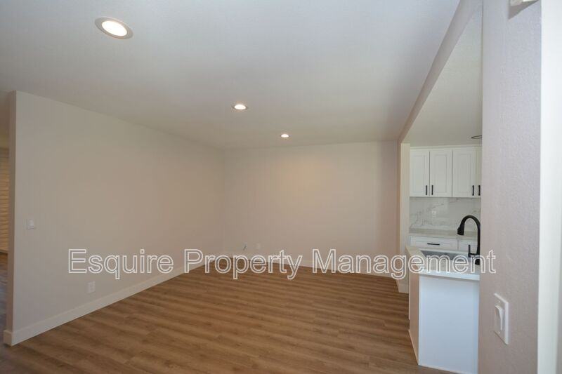 3551 W Hemlock St - Photo 3 of 21