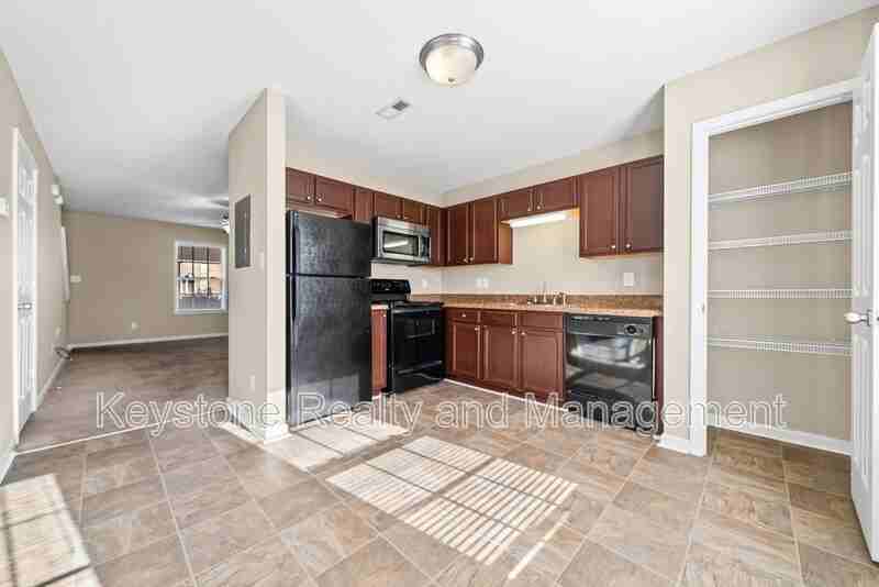 816 Oak Arbor Ct - Photo 5 of 16