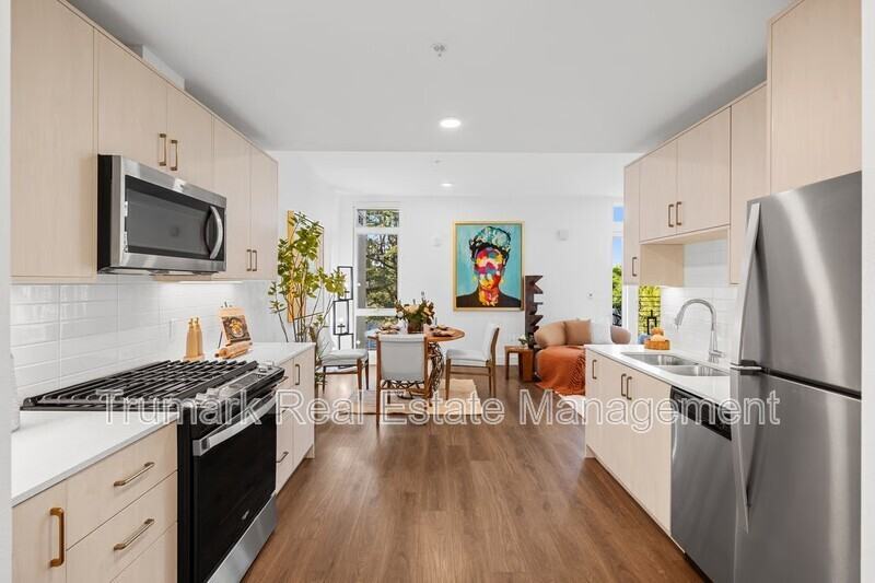 218 N El Molino Ave #303