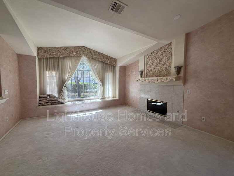 2424 Ocean Front Dr - Photo 3 of 18