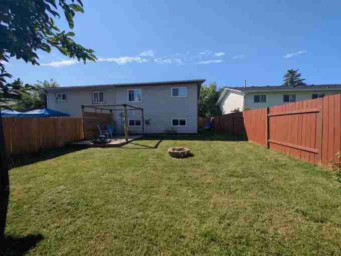 9524 80 Ave - Photo 2 of 24