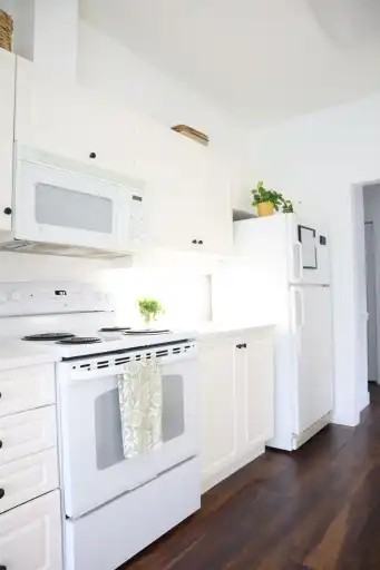 4747 54a St #201 - Photo 4 of 12