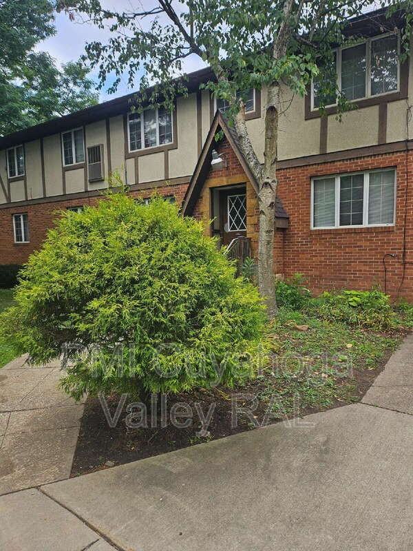 1500 W Market St #14 - Photo 2 of 16