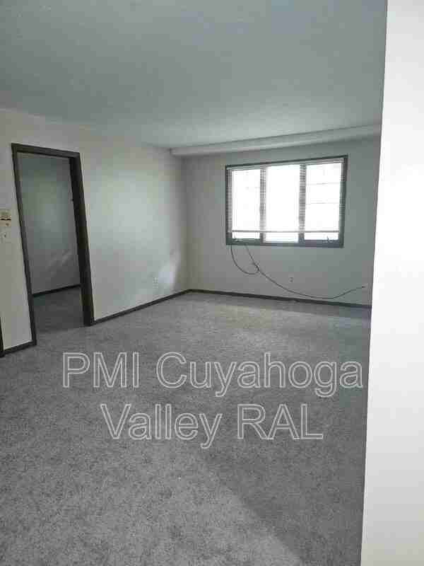 1500 W Market St #14 - Photo 6 of 16