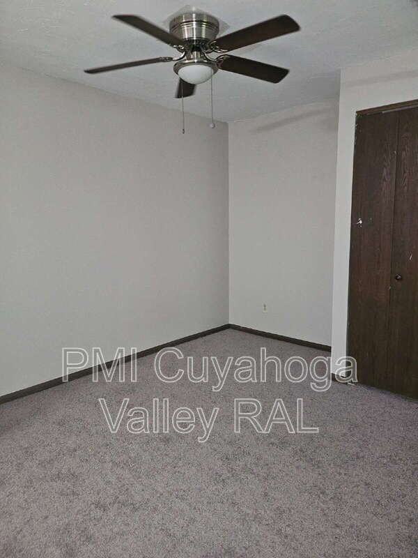 1500 W Market St #14 - Photo 5 of 16