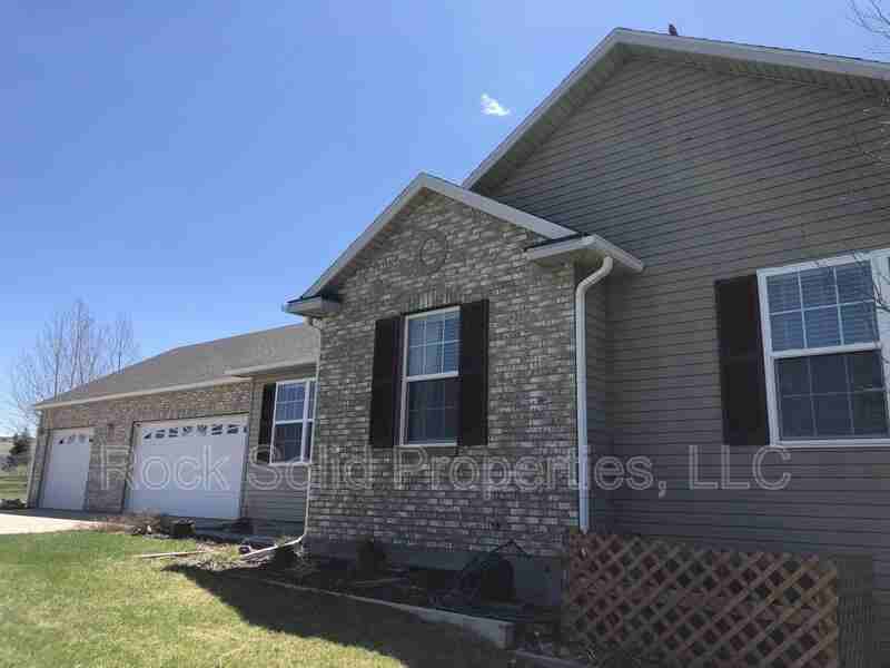 7116 Aztec Dr - Photo 3 of 42