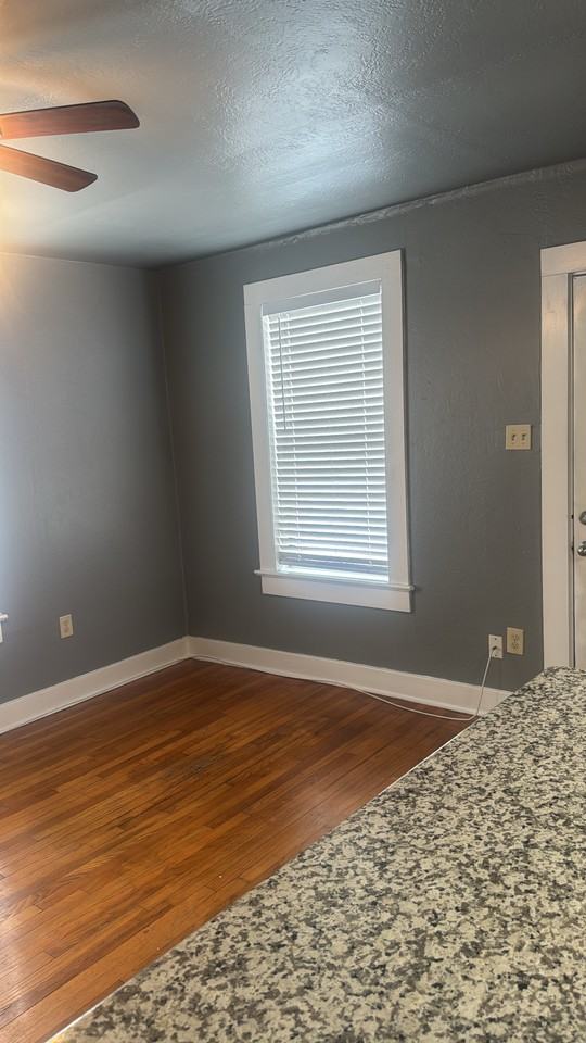 621 Laurel St #5 - Photo 3 of 6