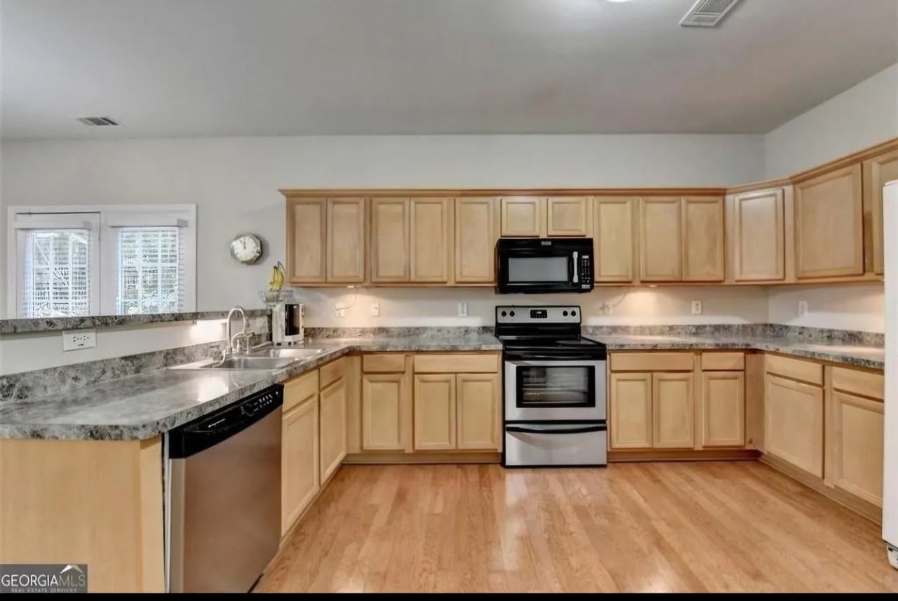 2749 Suttonwood Way #NA - Photo 3 of 9