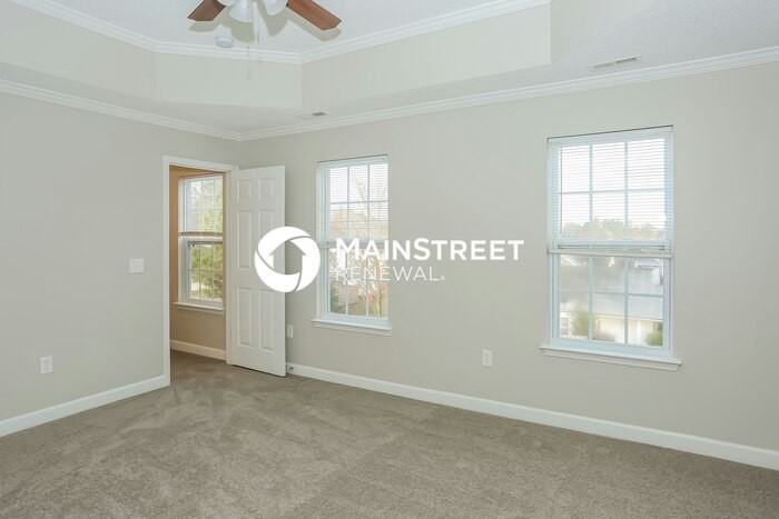 823 Winthrop Ln - Photo 7 of 15