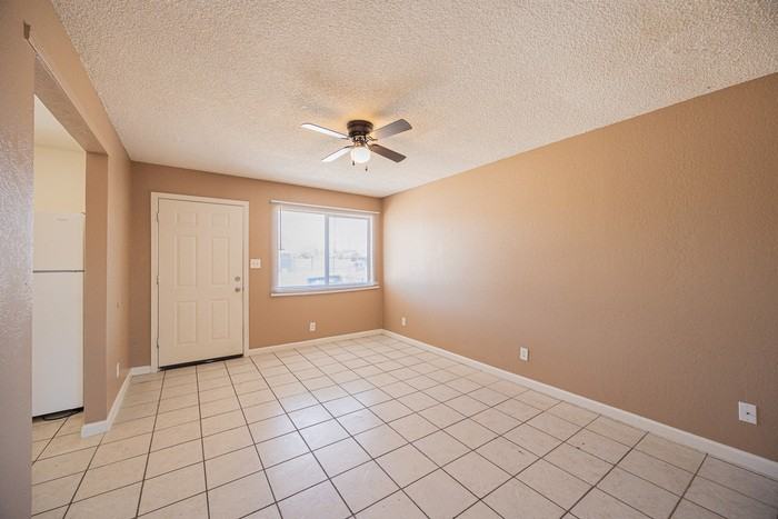 949 E Flint St #1 - Photo 5 of 18