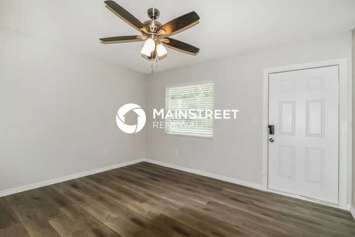 1547 Gayle Ridge Dr - Photo 4 of 16
