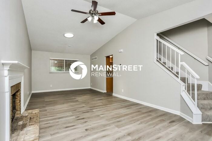 1133 Treetop Village Dr - Photo 6 of 18