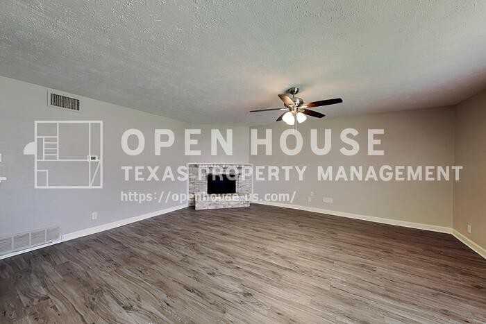 7149 Romford Way - Photo 4 of 20
