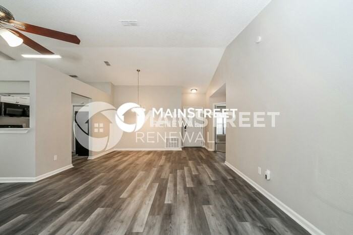 11783 Mallard Ln - Photo 3 of 16