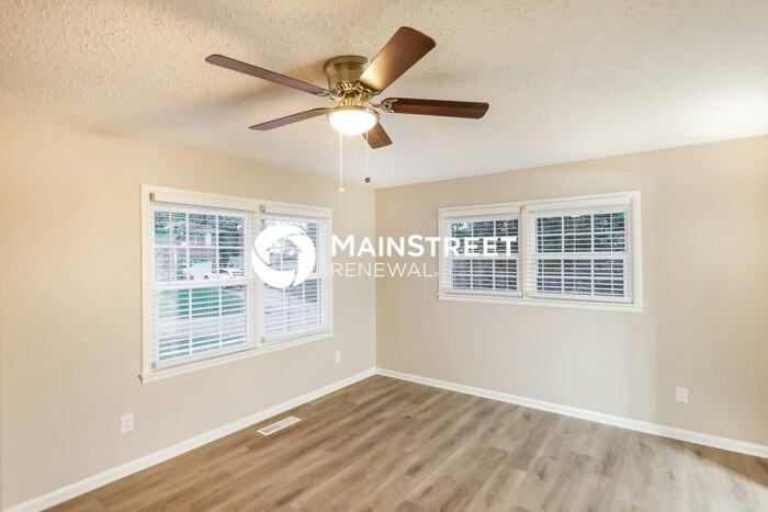 1820 Etowah St - Photo 5 of 17