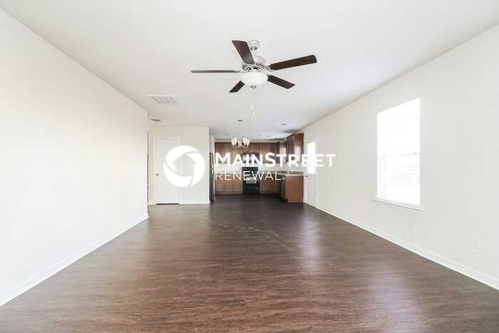 2614 Stinger Dr - Photo 3 of 17