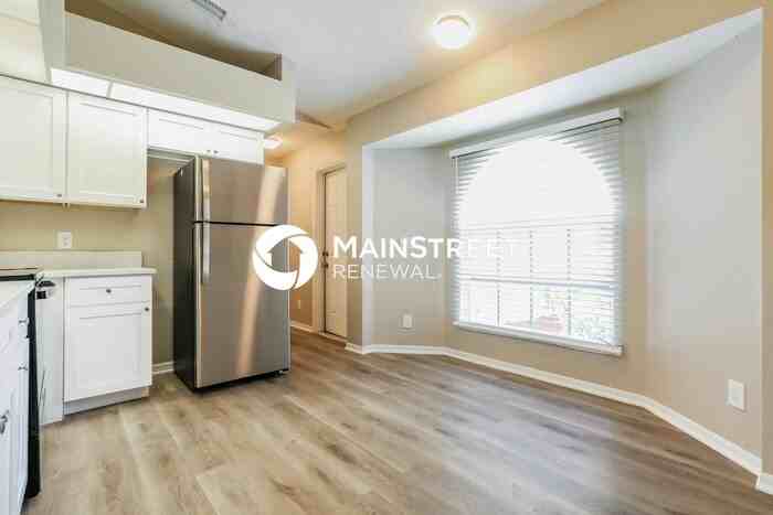 4701 Brickell Dr - Photo 4 of 16