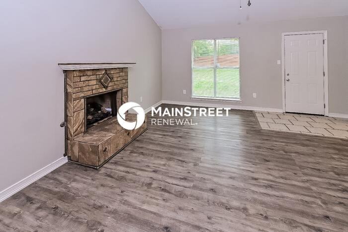 6540 Jamestown Ave - Photo 3 of 16