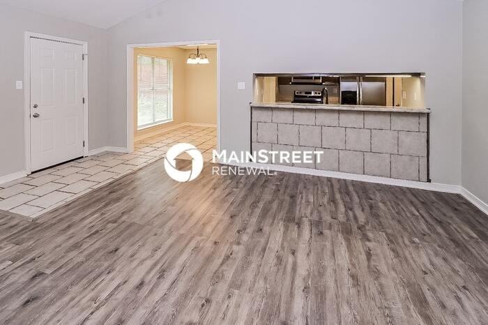 6540 Jamestown Ave - Photo 4 of 16