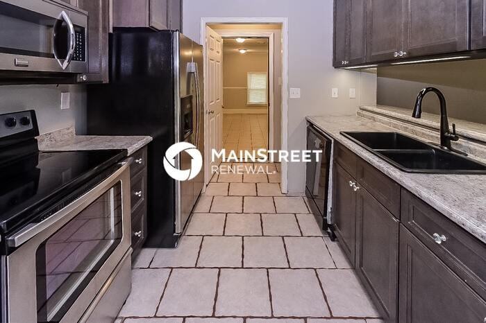 6540 Jamestown Ave - Photo 7 of 16