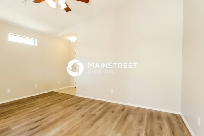 11762 W Banff Ln - Photo 4 of 14