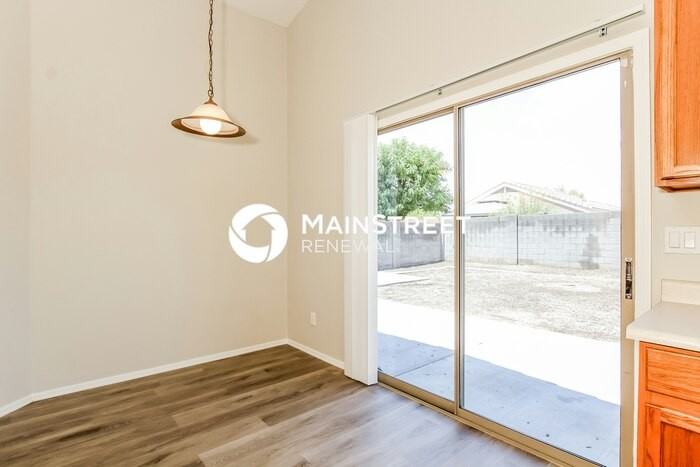 11762 W Banff Ln - Photo 6 of 14