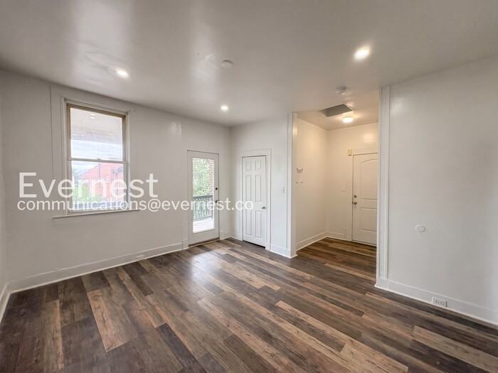 2440 Callow Ave #3rdFL - Photo 5 of 22