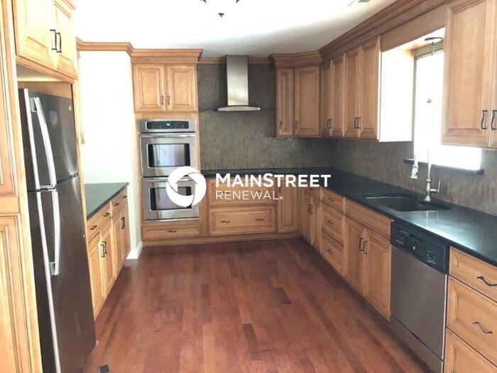 231 Sky Harbor Dr - Photo 4 of 11