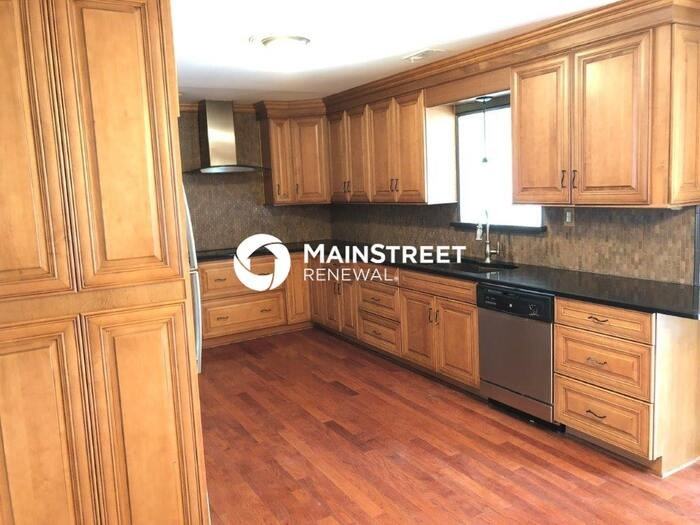 231 Sky Harbor Dr - Photo 5 of 11