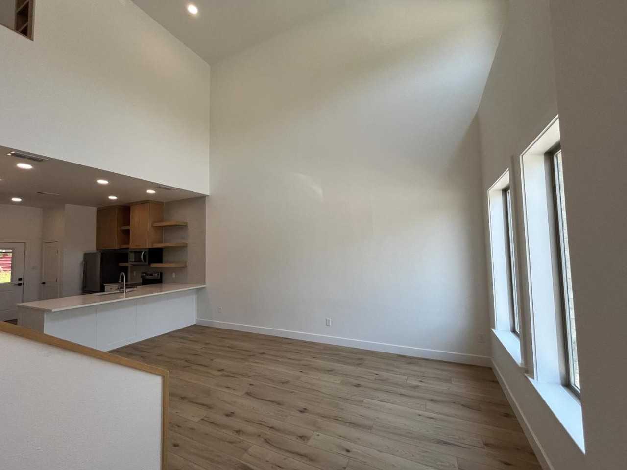 Post Oak Townhomes - Photo 7 of 10