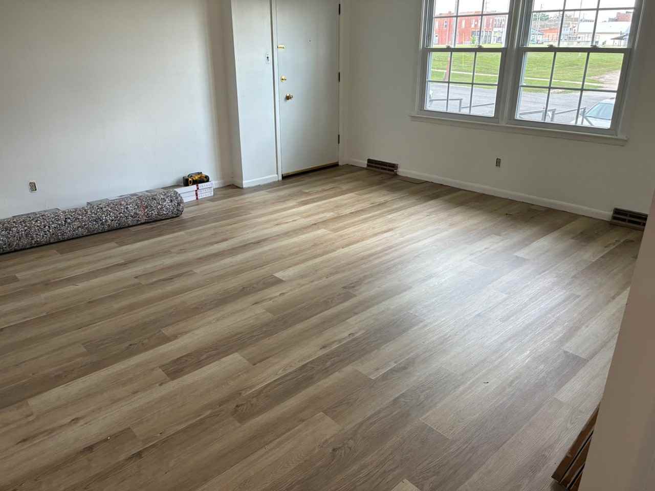 106 E Library St - Photo 5 of 16