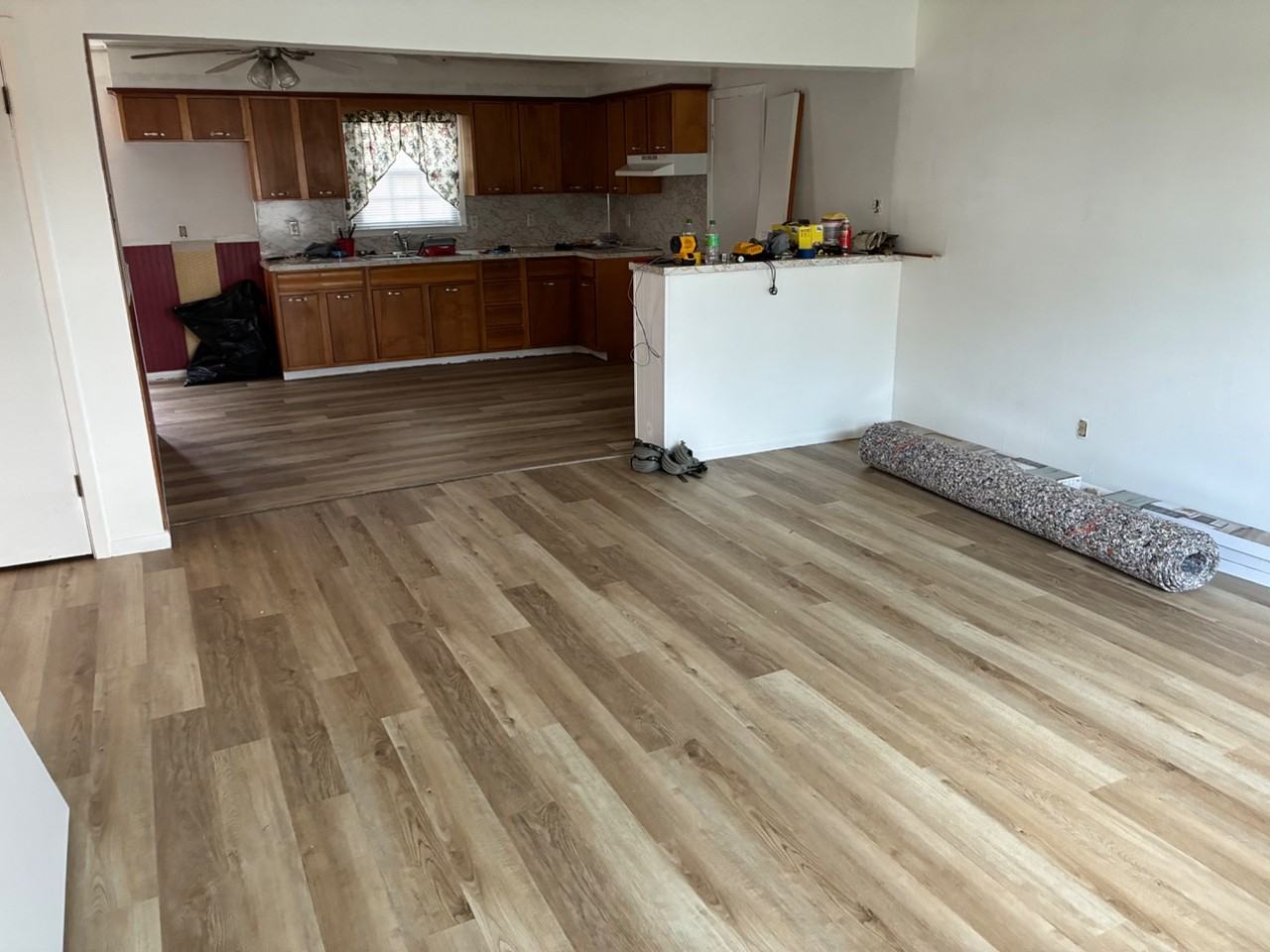 106 E Library St - Photo 7 of 16