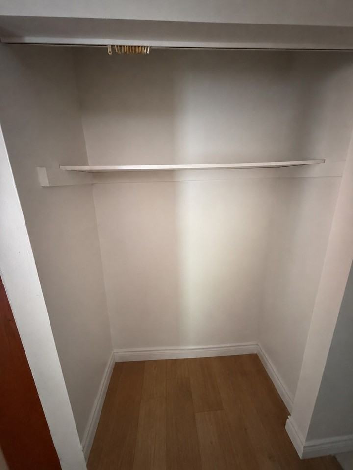 318 Bronson Ave - Photo 5 of 7