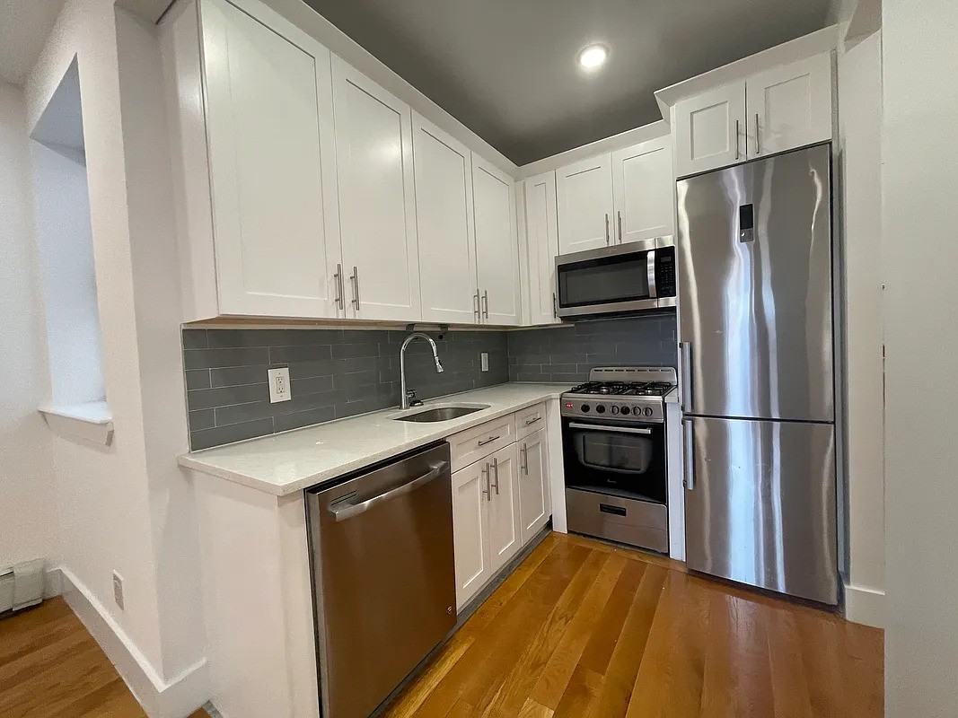 539 Lenox Avenue #4C - Photo 3 of 10