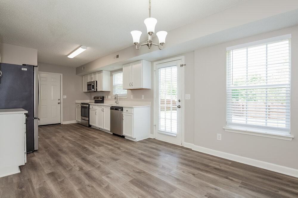 10512 Wilson Glen Dr - Photo 6 of 17