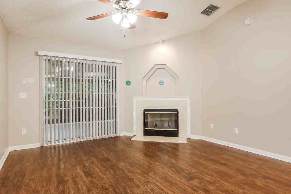 1433 Starboard Ct - Photo 4 of 14