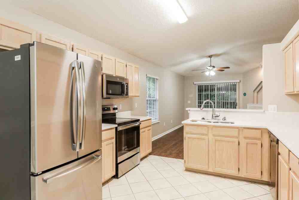 1433 Starboard Ct - Photo 5 of 14