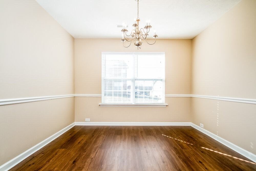 408 Glenmore Ct - Photo 4 of 15