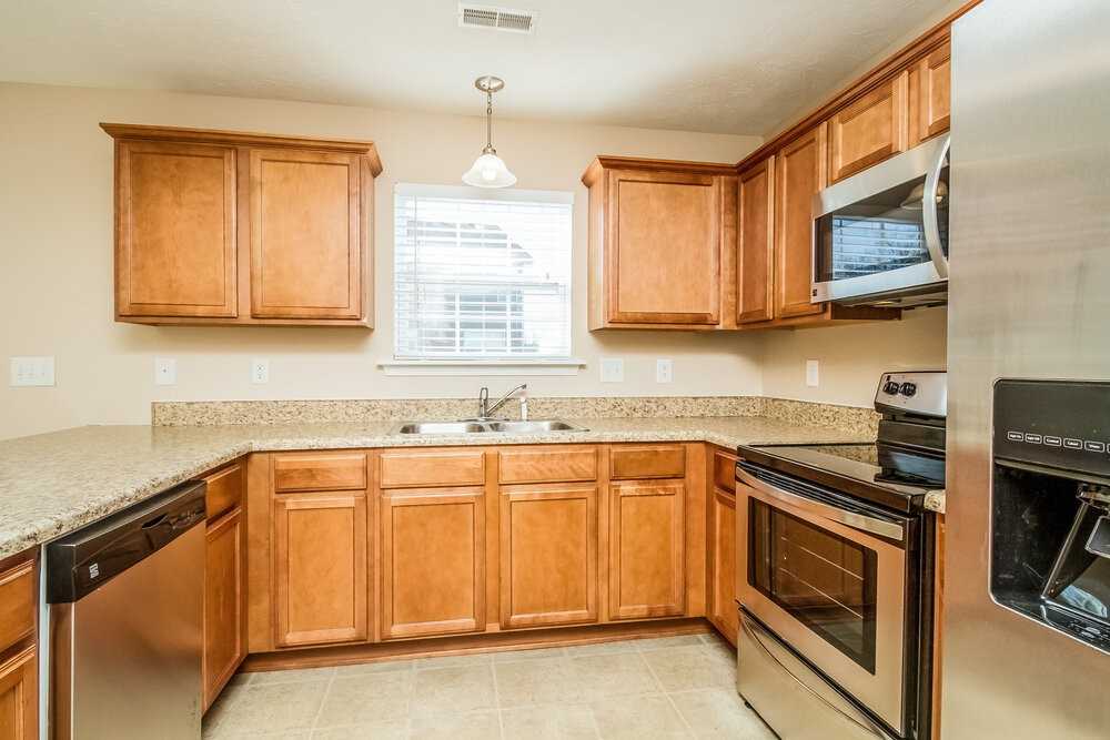 408 Glenmore Ct - Photo 5 of 15