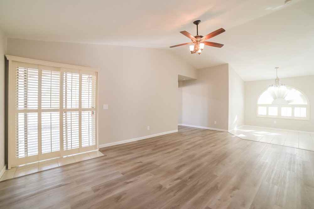 15345 W Lea Ln - Photo 3 of 16