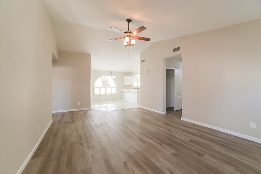 15345 W Lea Ln - Photo 4 of 16