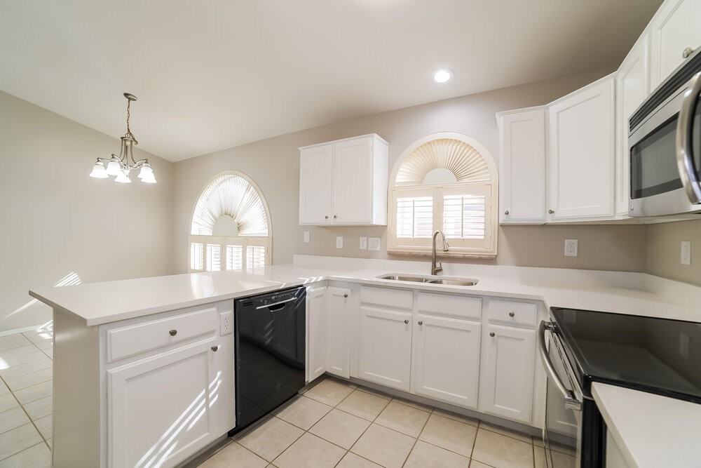 15345 W Lea Ln - Photo 6 of 16