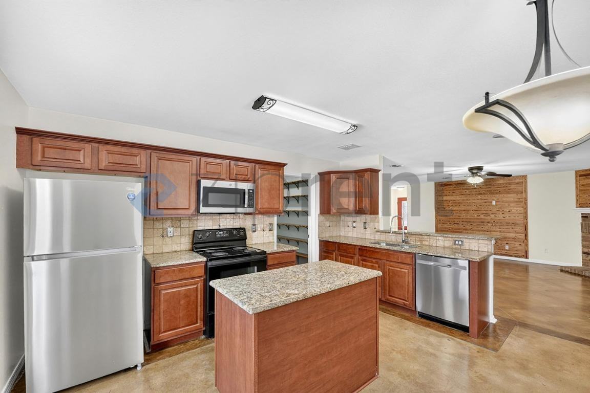 1012 Triple Crown Dr - Photo 2 of 19